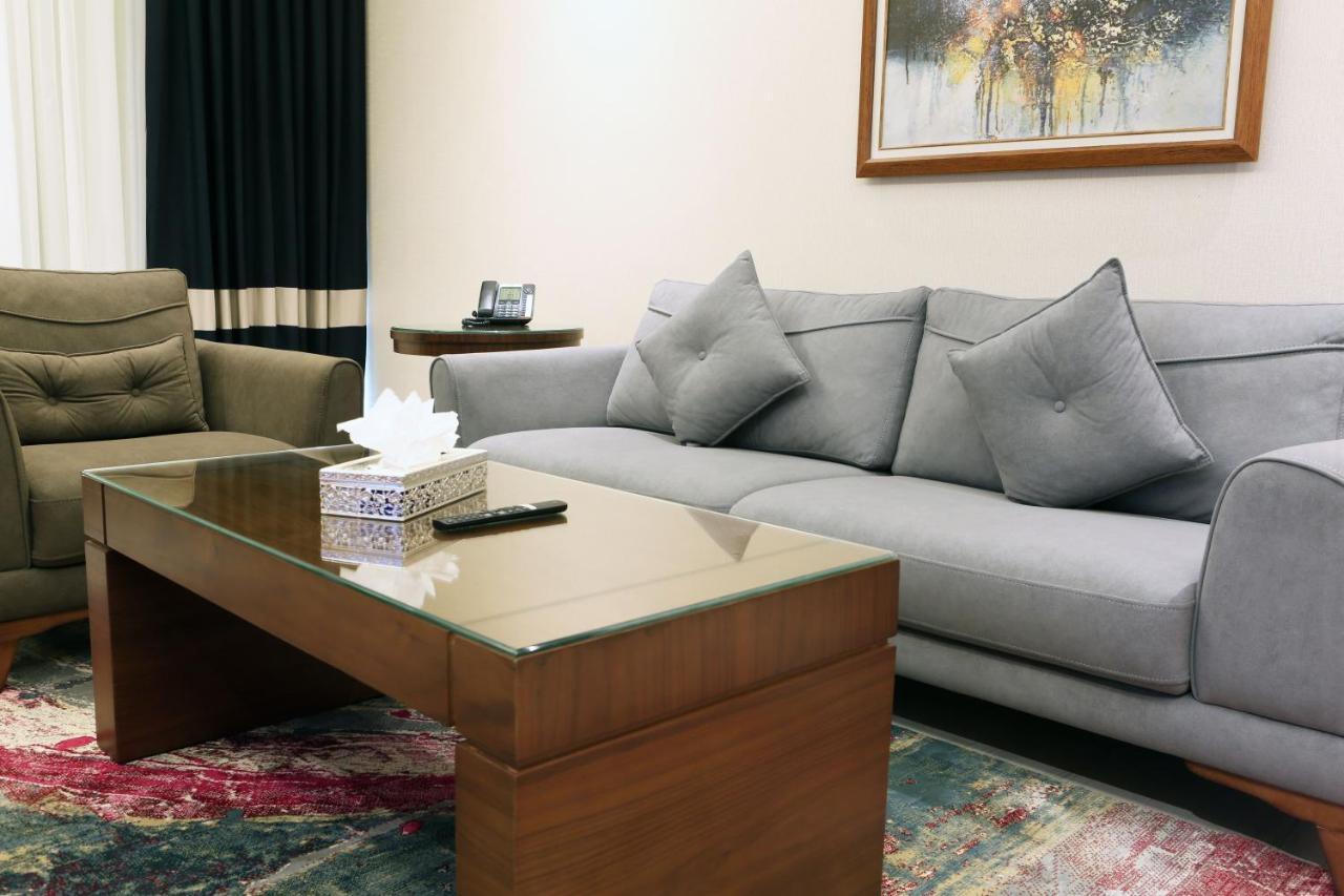 Weekend Hotel Sari Jeddah Exterior photo
